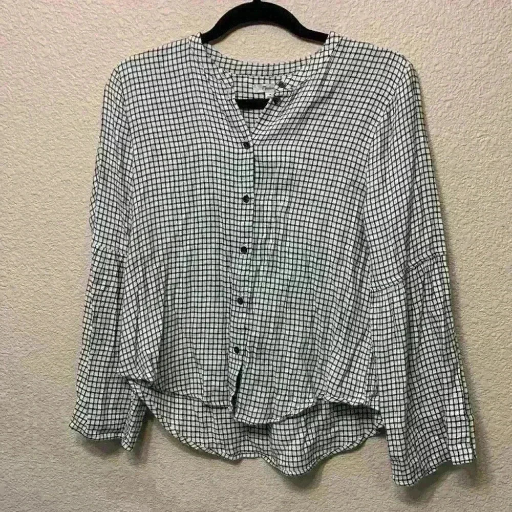 White with black window pane plaid sz M bell sleeves button down academia preppy - Picture 1 of 6